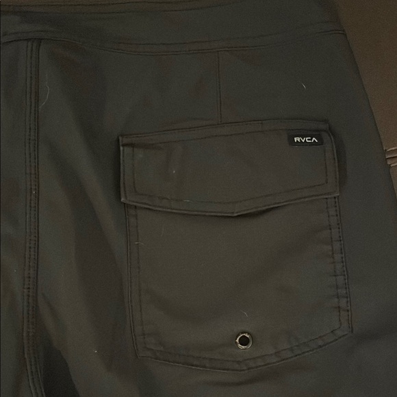 RVCA Men's Black board shorts - Picture 6 of 7